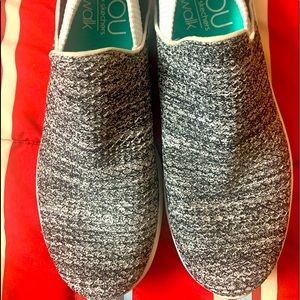 Skechers YOU Walk collection size 7.5, never worn.